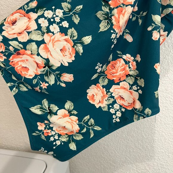 Cupshe Green Pink Floral Criss Cross Back One Piece Swimsuit Womens Size M - Picture 10 of 12